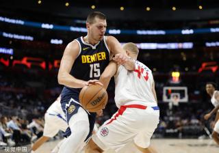 他在场上的 他在场上的