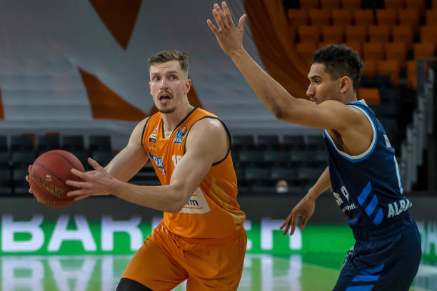 限制对手的 限制对手的