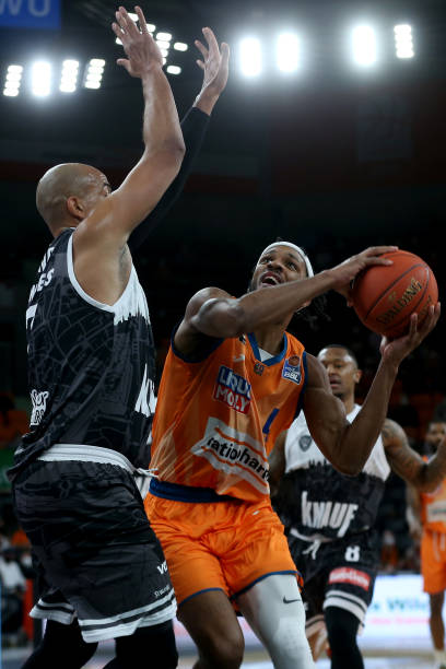 运动员的职 运动员的职