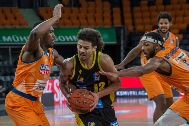 在进攻端 在进攻端